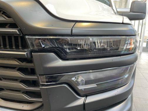 2025 RAM 2500 Tradesman Crew Cab 4x4 6'4' Box