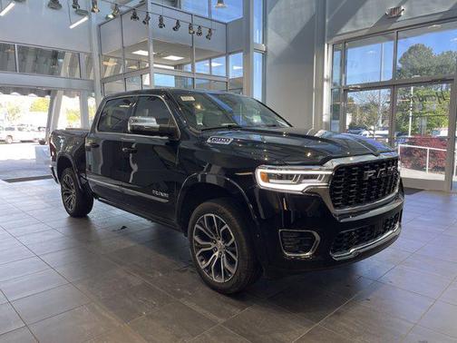 2025 RAM 1500 ST