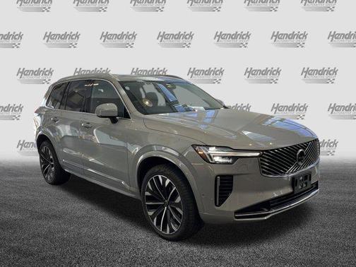 2025 Volvo XC90 B6 Plus 7-Seater