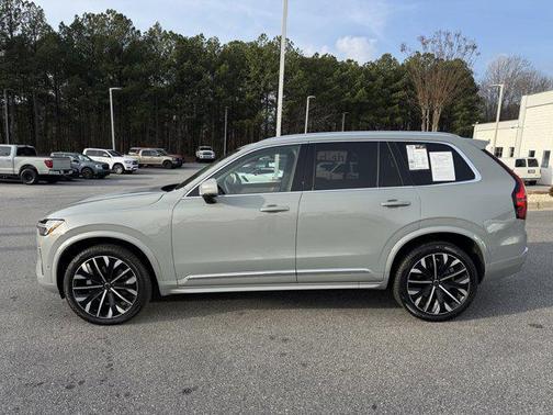 2025 Volvo XC90 B6 Plus 7-Seater