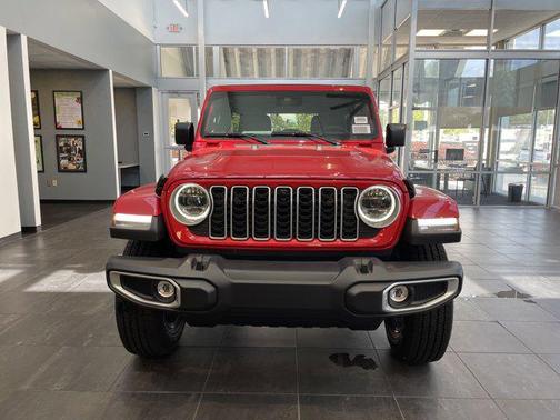 2025 Jeep Wrangler 4-Door Sahara 4x4