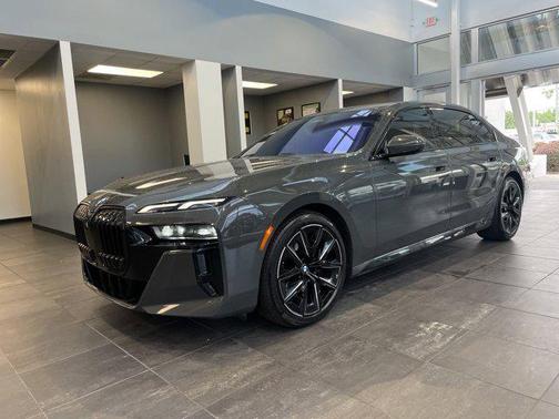 2023 BMW 740 i