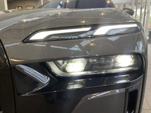 2023 BMW 740 i