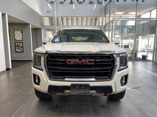 2024 GMC Yukon 4WD AT4