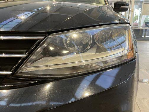 2017 Volkswagen Jetta 1.8T SEL