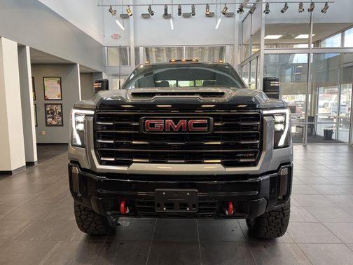 2024 GMC Sierra 2500 AT4