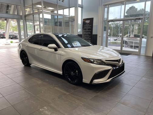 Wind Chill Pearl 2021 Toyota Camry XSE