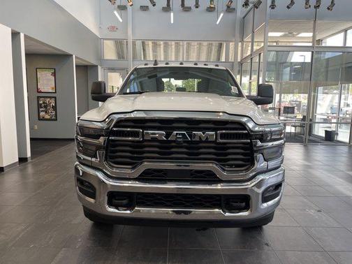 2025 RAM 3500 Tradesman Crew Cab 4x4 8' Box