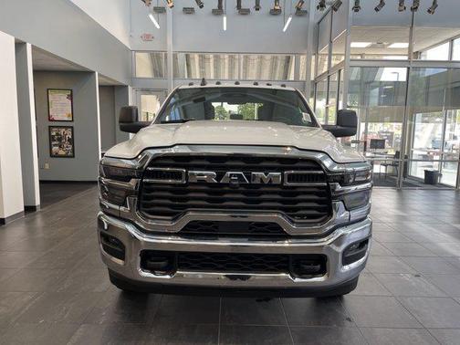 2025 RAM 3500 Tradesman Crew Cab 4x4 8' Box