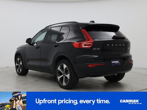 2023 Volvo XC40 B5 Plus Bright Theme