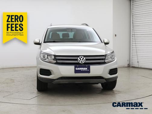 Gray 2015 Volkswagen Tiguan SE