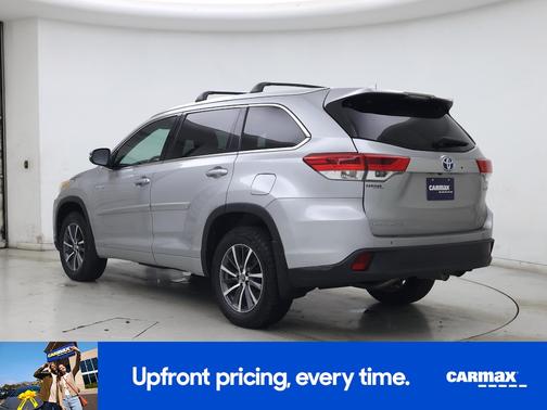 Silver 2017 Toyota Highlander Hybrid XLE