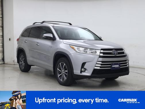 Silver 2017 Toyota Highlander Hybrid XLE