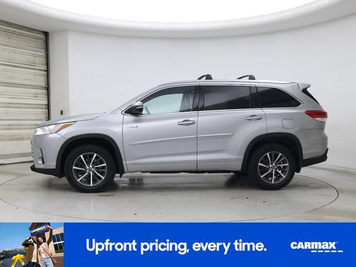 Silver 2017 Toyota Highlander Hybrid XLE