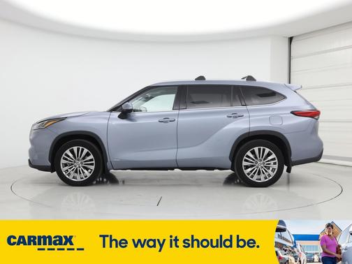 2023 Toyota Highlander Hybrid Platinum
