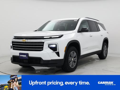 White 2025 Chevrolet Traverse LT