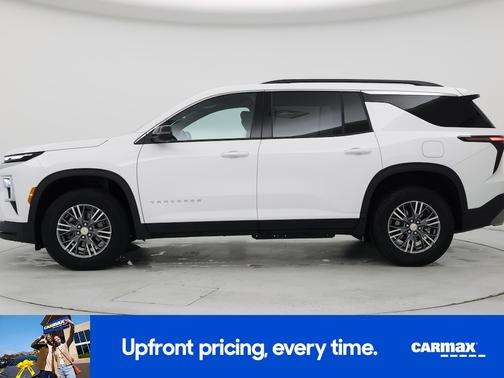 White 2025 Chevrolet Traverse LT