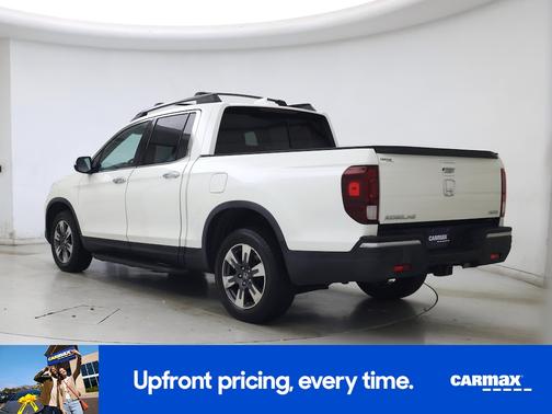 White 2017 Honda Ridgeline RTL-E