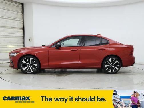 2022 Volvo S60 B5 Momentum