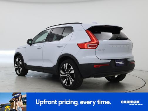 2024 Volvo XC40 B5 Plus Bright Theme