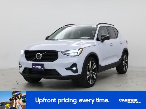 2024 Volvo XC40 B5 Plus Bright Theme