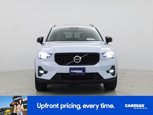 2024 Volvo XC40 B5 Plus Bright Theme