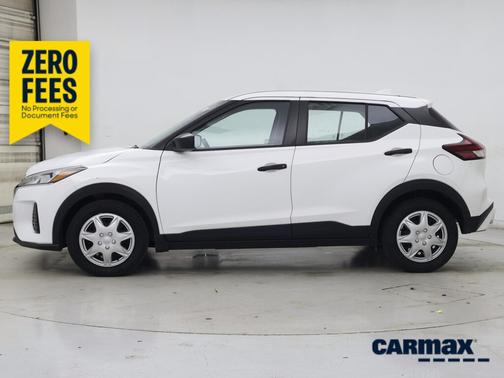 White 2021 Nissan Kicks S