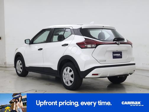White 2021 Nissan Kicks S
