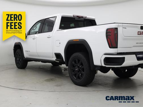 White 2024 GMC Sierra 2500 AT4