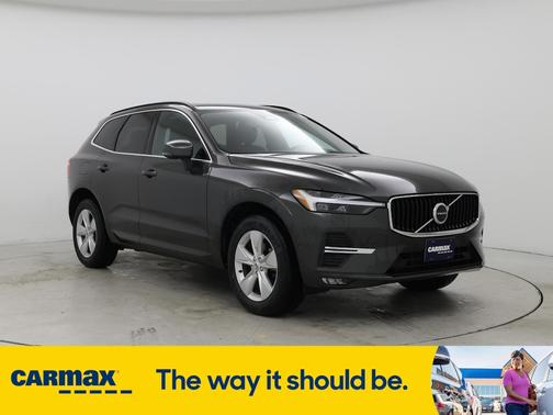 2022 Volvo XC60 B5 Momentum