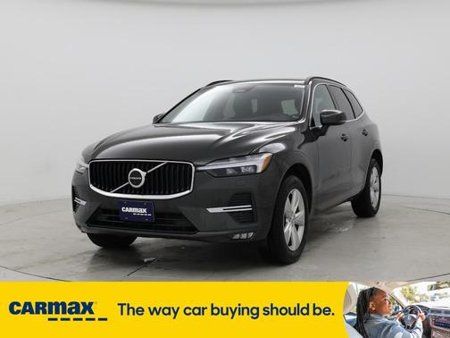 2022 Volvo XC60 B5 Momentum
