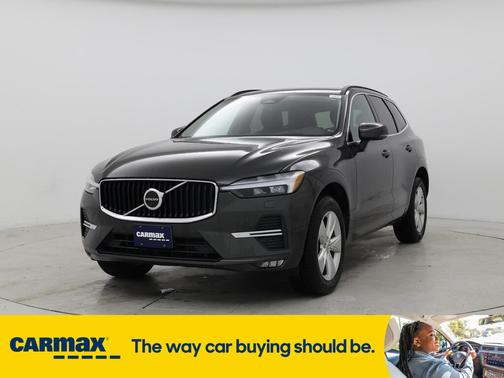 2022 Volvo XC60 B5 Momentum
