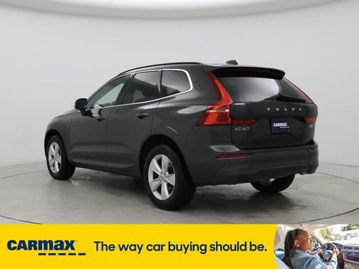 2022 Volvo XC60 B5 Momentum