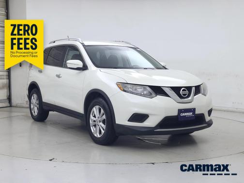 White 2015 Nissan Rogue SV