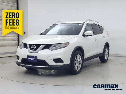 White 2015 Nissan Rogue SV