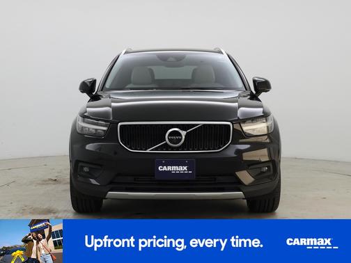 Black 2019 Volvo XC40 T5 Momentum