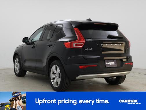 Black 2019 Volvo XC40 T5 Momentum