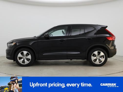 Black 2019 Volvo XC40 T5 Momentum