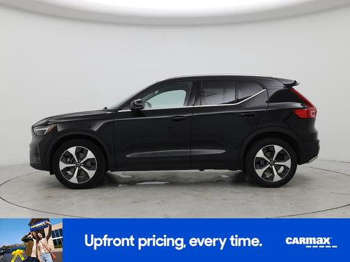 2023 Volvo XC40 B5 Plus Bright Theme