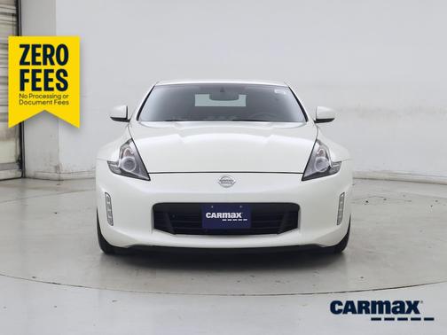 White 2018 Nissan 370Z Touring