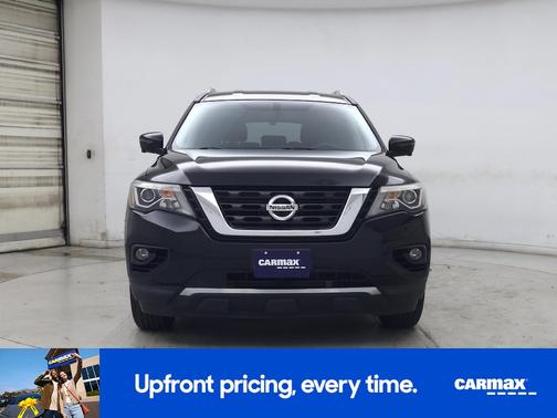 Black 2017 Nissan Pathfinder SL