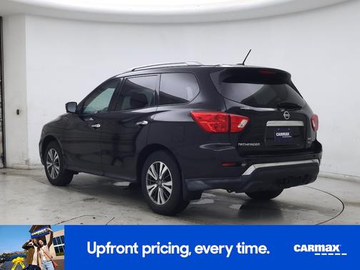 Black 2017 Nissan Pathfinder SL