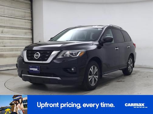 Black 2017 Nissan Pathfinder SL