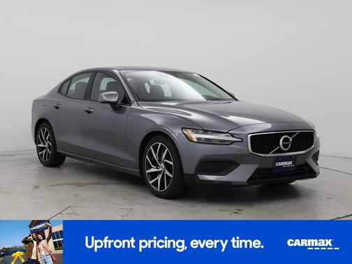 2020 Volvo S60 T6 Momentum