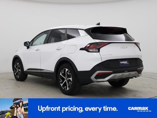 White 2023 Kia Sportage EX