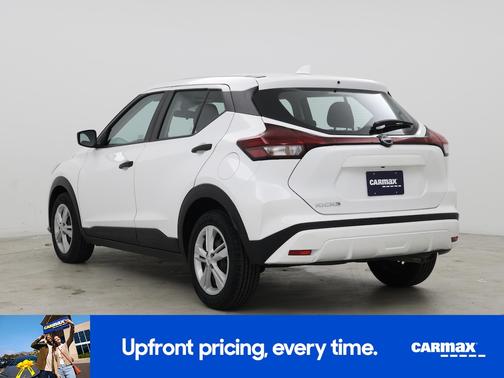 White 2022 Nissan Kicks S