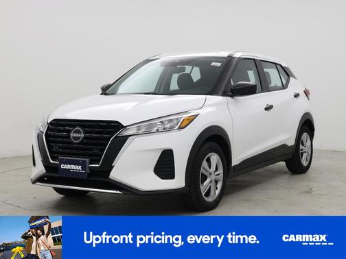 White 2022 Nissan Kicks S