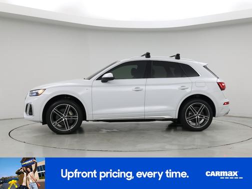 White 2023 Audi Q5 e S-Line Premium Plus