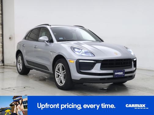 2022 Porsche Macan Base (PDK)