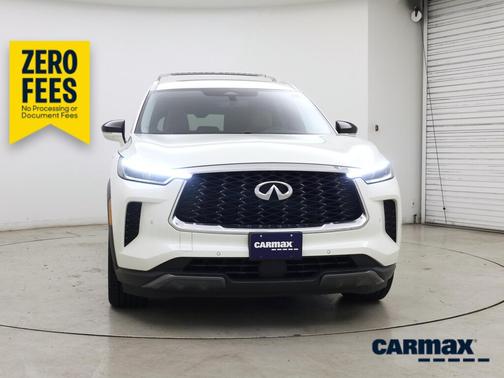 White 2023 INFINITI QX60 Sensory